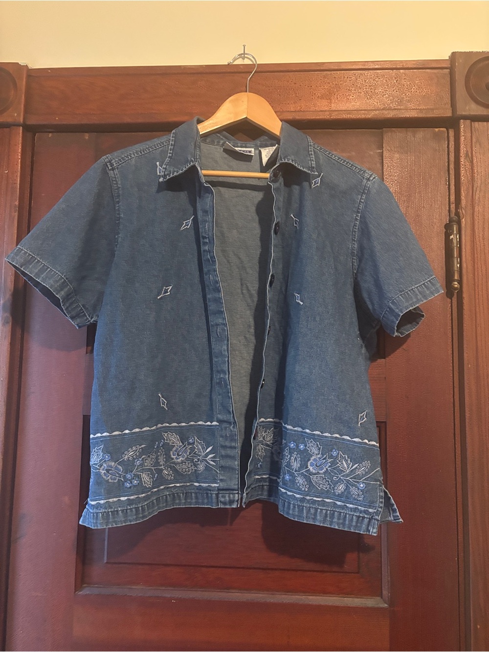 Embroidered Denim Short-Sleeve Shirt - Blue size L